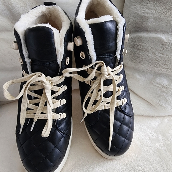 J/SLIDES NYC - Picture 1 of 4